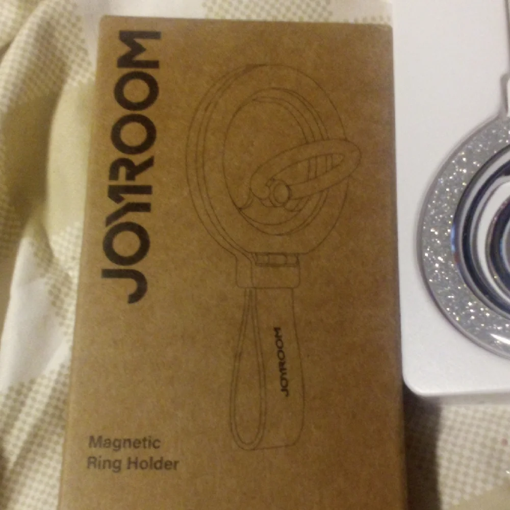 NIB! Silver Magnetic Phone Ring Holder